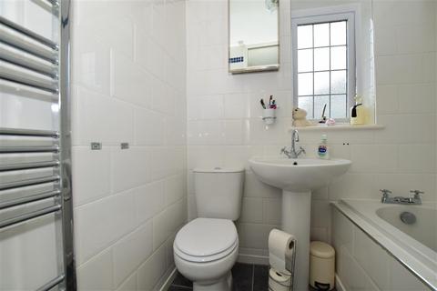 56 Hurst Hill, Chatham, ME5 9BU