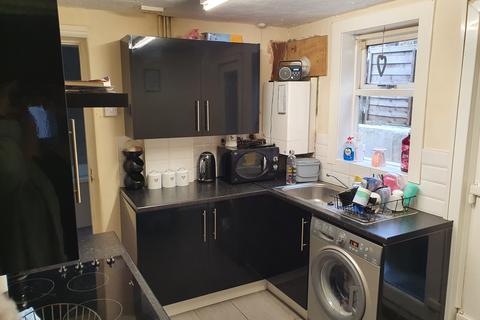 125 Frindsbury Road, Strood, Rochester, ME2 4JD