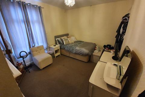 125 Frindsbury Road, Strood, Rochester, ME2 4JD