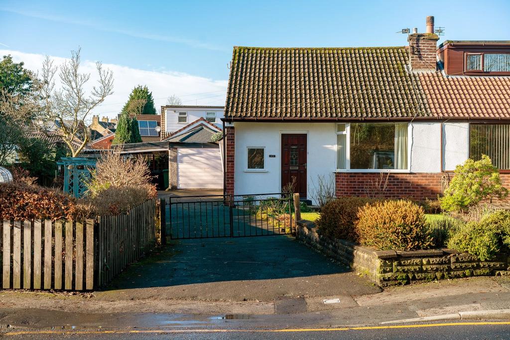 Chapeltown Road, Bolton, BL7 2 bed semidetached bungalow £170,000