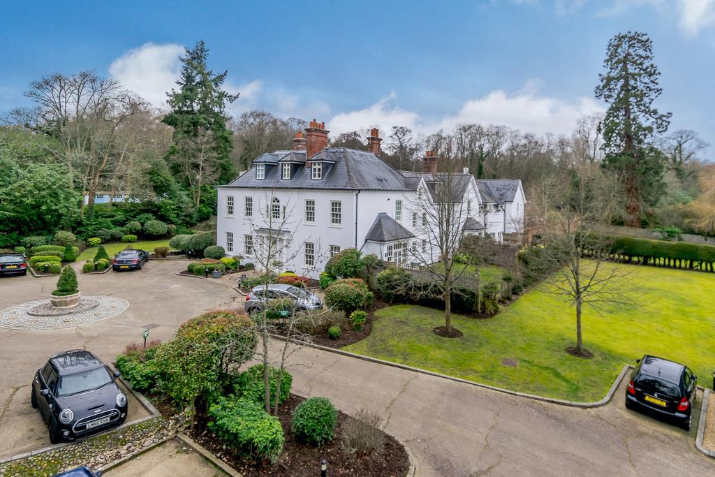 Buckhurst Road, Ascot 2 bed ground floor flat £585,000