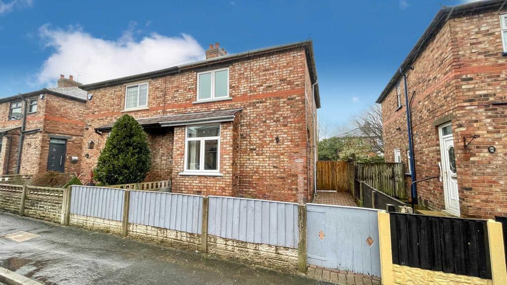 Jubilee Crescent, St Helens 3 bed semidetached house £120,000