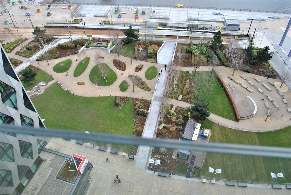 Media city, Salford Quays, Salford M50 2 bed apartment for sale £240,000