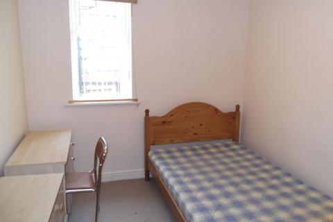 3 bedroom apartment to rent, Flat 2 34, Derby Road, Manchester, M14