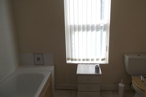 3 bedroom apartment to rent, Flat 2 34, Derby Road, Manchester, M14