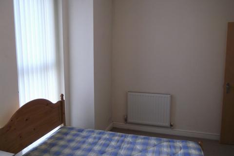 3 bedroom apartment to rent, Flat 2 34, Derby Road, Manchester, M14