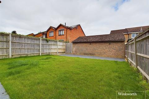 6 bedroom semi-detached house to rent, Rushmoor Gardens, Calcot, Reading, Berkshire, RG31