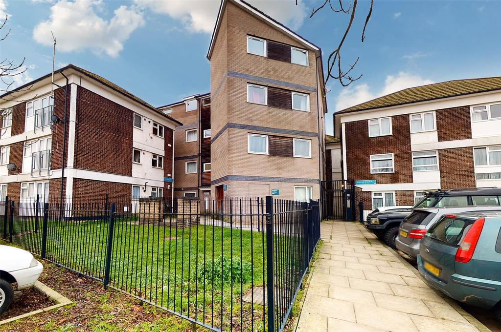 Redgrave Road, Basildon, SS16 2 bed apartment £110,000