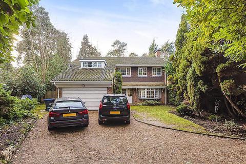 Braidwood Coldharbour Road, West Byfleet, KT14 6JN