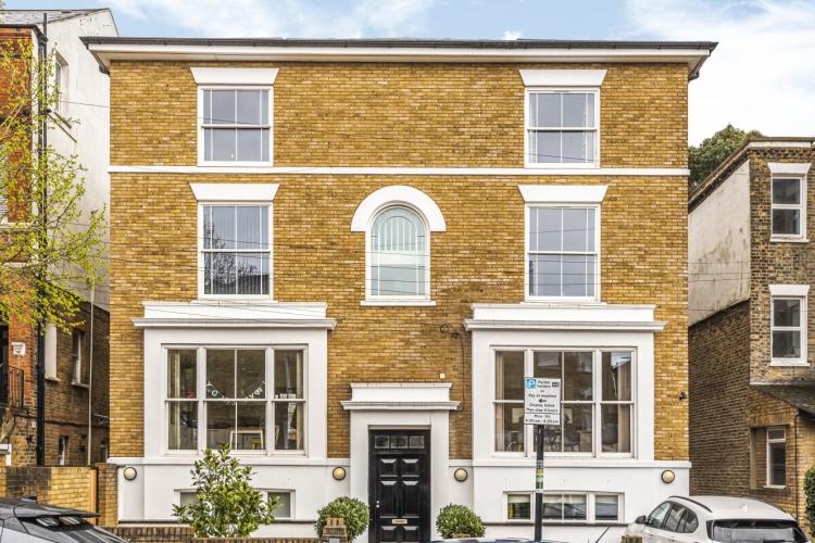 Wimbledon Park Road Wimbledon Park SW18 2 bed flat £1,550 pcm (£358 pw)