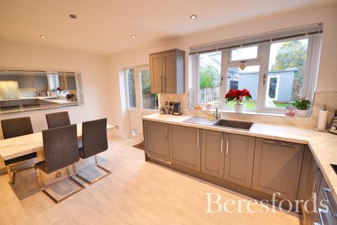 26 Burstead Drive, Billericay, CM11 2QN