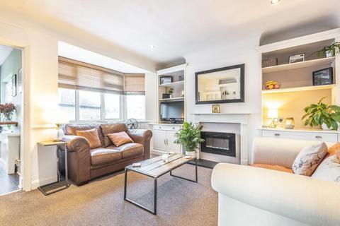 2a Perth Close, London, SW20 0AJ