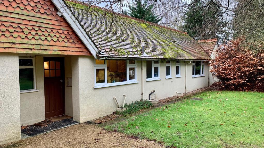 Burcot, Abingdon, OX14 4 bed detached bungalow £1,750 pcm (£404 pw)