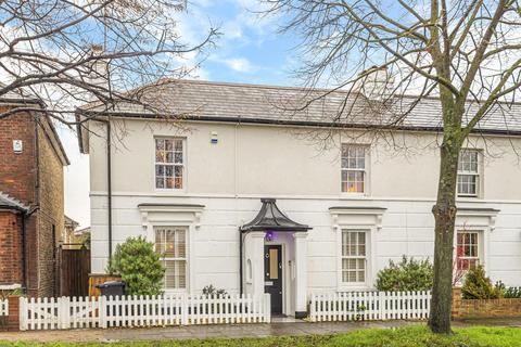 24 Church Grove, Kingston Upon Thames, KT1 4AL
