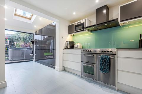 24 Church Grove, Kingston Upon Thames, KT1 4AL
