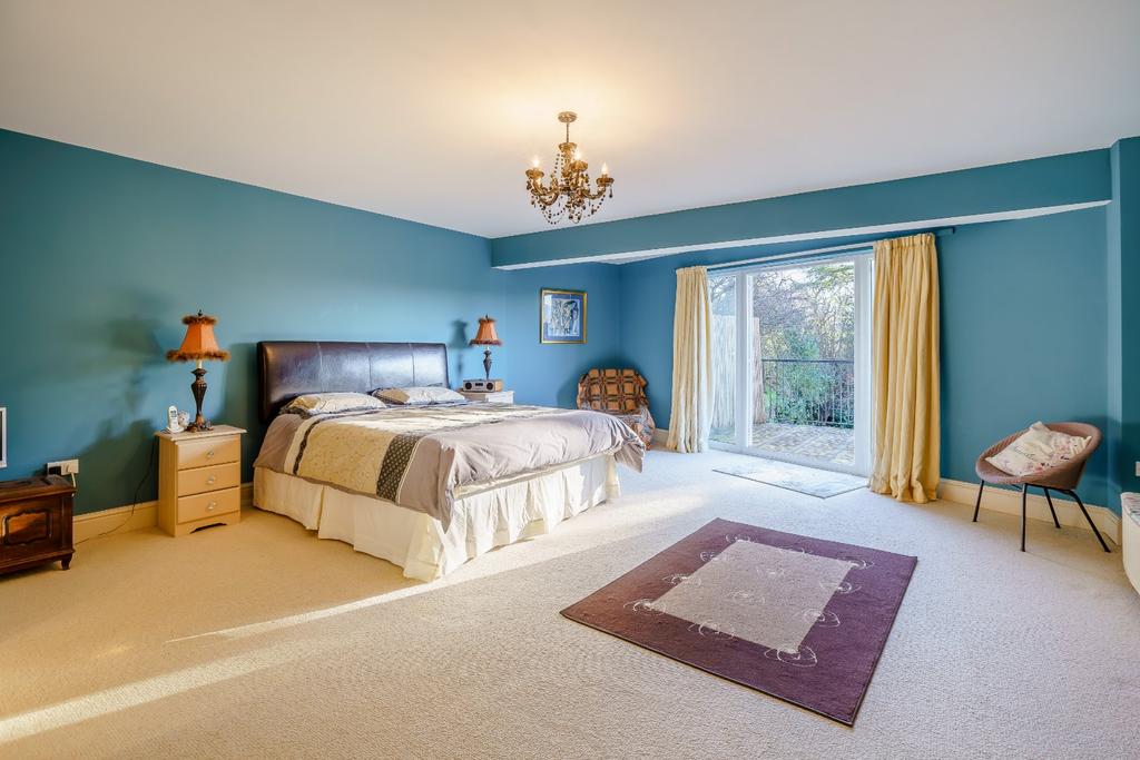 Main Bedrom