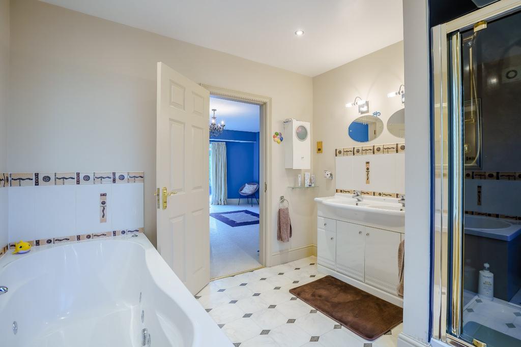 Main Bedroom Ensuite