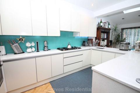 56 Chestnut Grove, New Malden, KT3 3JN