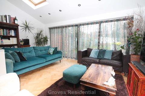 56 Chestnut Grove, New Malden, KT3 3JN