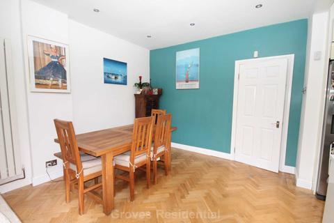 56 Chestnut Grove, New Malden, KT3 3JN