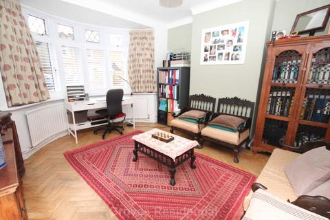 56 Chestnut Grove, New Malden, KT3 3JN