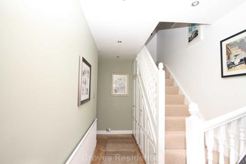 56 Chestnut Grove, New Malden, KT3 3JN