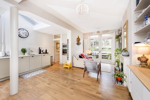 4 bedroom terraced house to rent, Harberton Road, Whitehall Park, N19