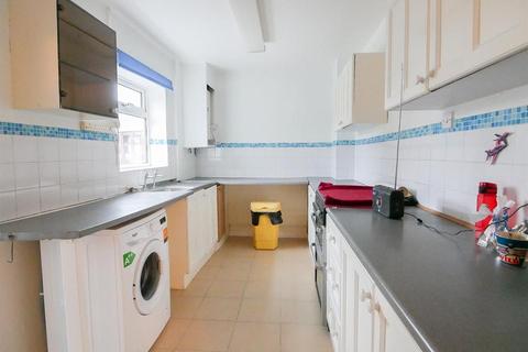144 Broadfield Road, Bristol, BS4 2UZ
