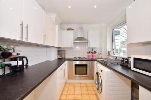 52 Cedar Court, Epping, CM16 4HL