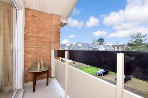 52 Cedar Court, Epping, CM16 4HL