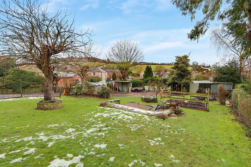 Morse Lane, Drybrook, Gloucestershire. GL17 9AF 3 bed semidetached