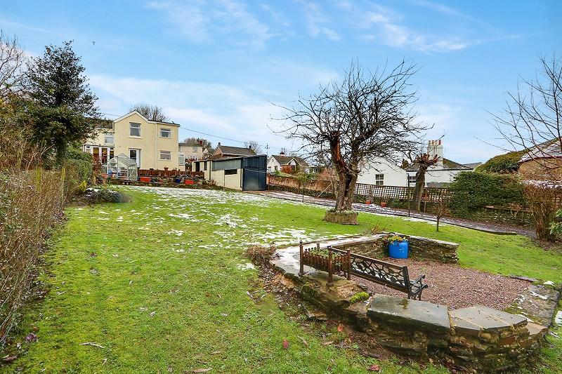 Morse Lane, Drybrook, Gloucestershire. GL17 9AF 3 bed semidetached