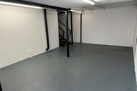 Industrial unit to rent, Ivy Dene Industrial Estate RH19