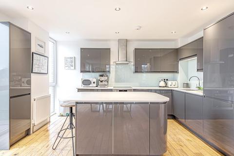 Flat 3, Chalice Court, 41 Chevening Road, London, SE19 3TD