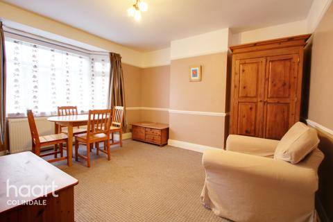 15a Reeves Avenue, London, NW9 8LN