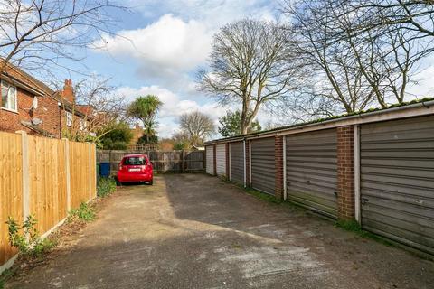 139 Carlyle Road, London, W5 4BP