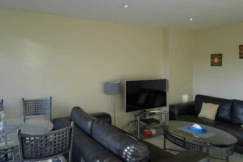 3 bedroom apartment to rent, Britten Close, London