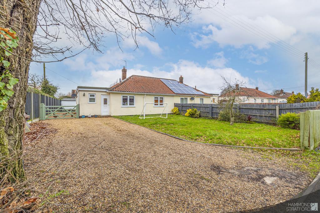Mill Road, Hethersett 3 bed semidetached bungalow £260,000