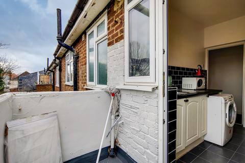 12 Wychwood Avenue, Thornton Heath, CR7 8AQ