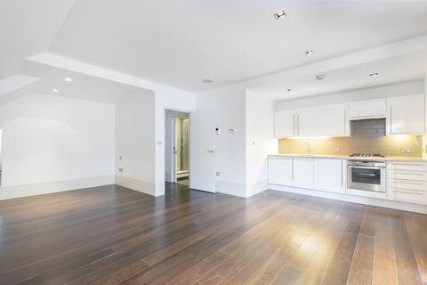 Studio to rent, Slingsby Place, Covent Garden WC2