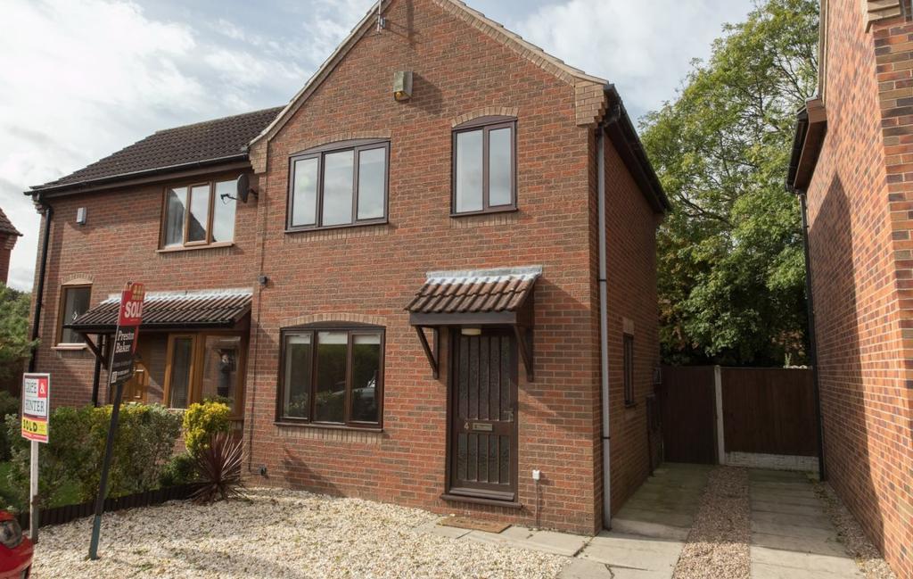 Popplewell Close, Belton/epworth 2 bed semidetached house £500 pcm