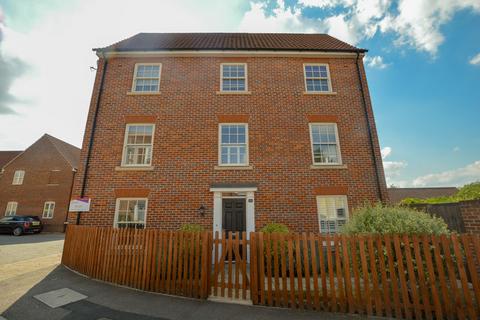 5 bedroom townhouse to rent, East Close, Bury St. Edmunds