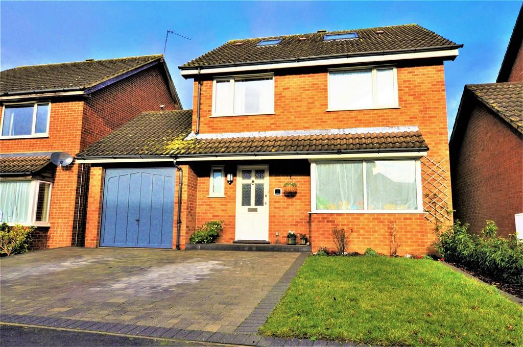 Chatfield Drive, Guildford 5 bed detached house £700,000