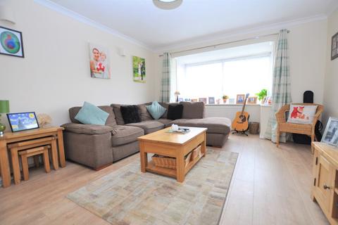 6 Chatfield Drive, Guildford, GU4 7XP