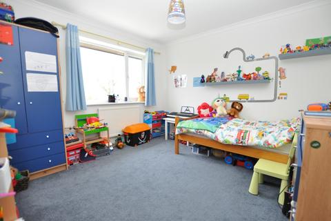 6 Chatfield Drive, Guildford, GU4 7XP