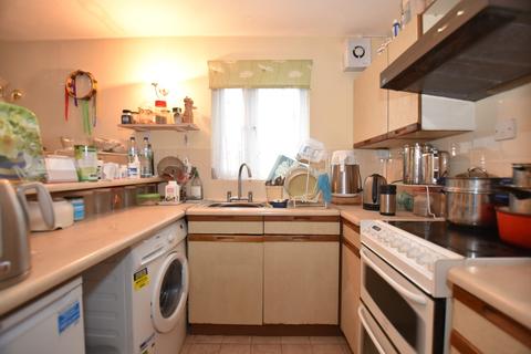 8 Alders Close, London, E11 3RZ