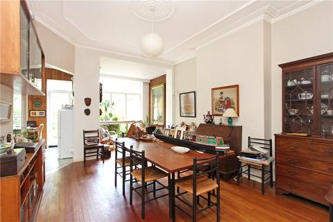 40 Murray Road, London, SW19 4PE