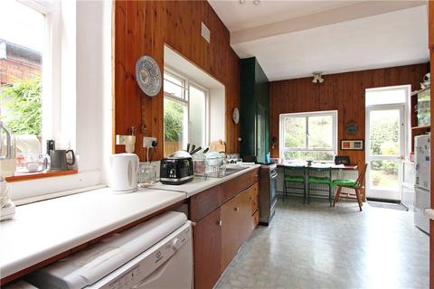 40 Murray Road, London, SW19 4PE