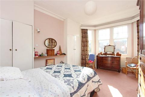 40 Murray Road, London, SW19 4PE