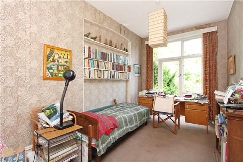 40 Murray Road, London, SW19 4PE